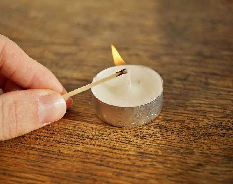 Safety Tips For Flickering Candles