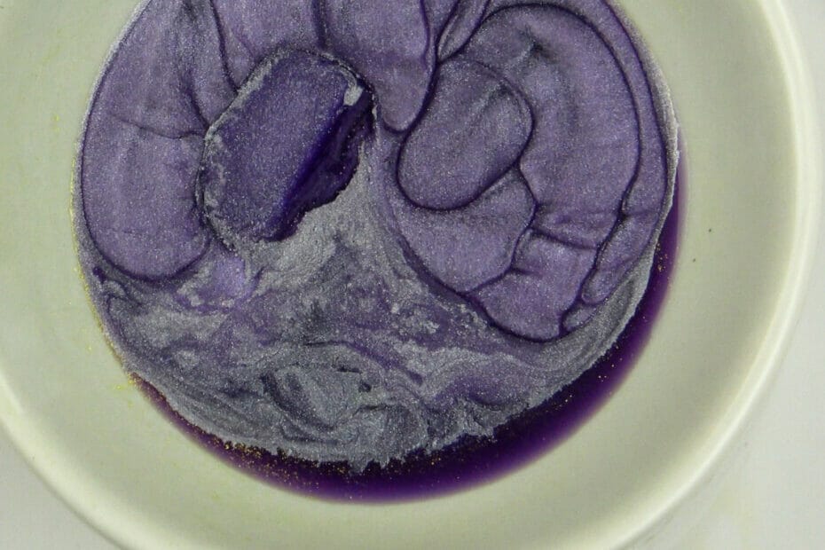 can-you-use-mica-powder-in-candles-should-you