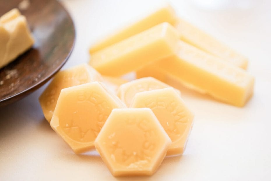 how to filter beeswax