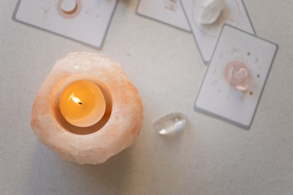 Can You Put Out A Candle With The Lid?