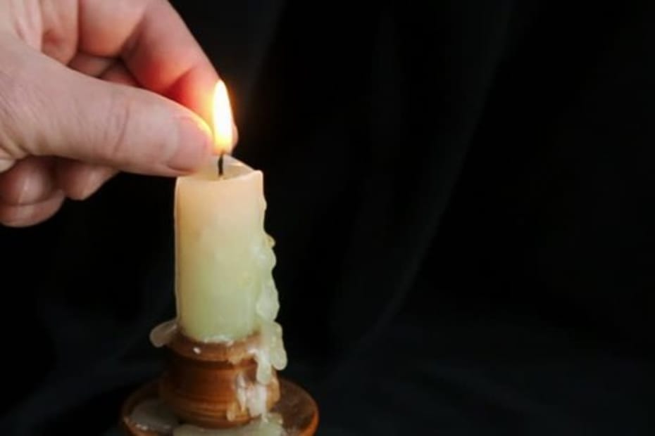 How To Put Out A Candle With Your Fingers? Find Out More!